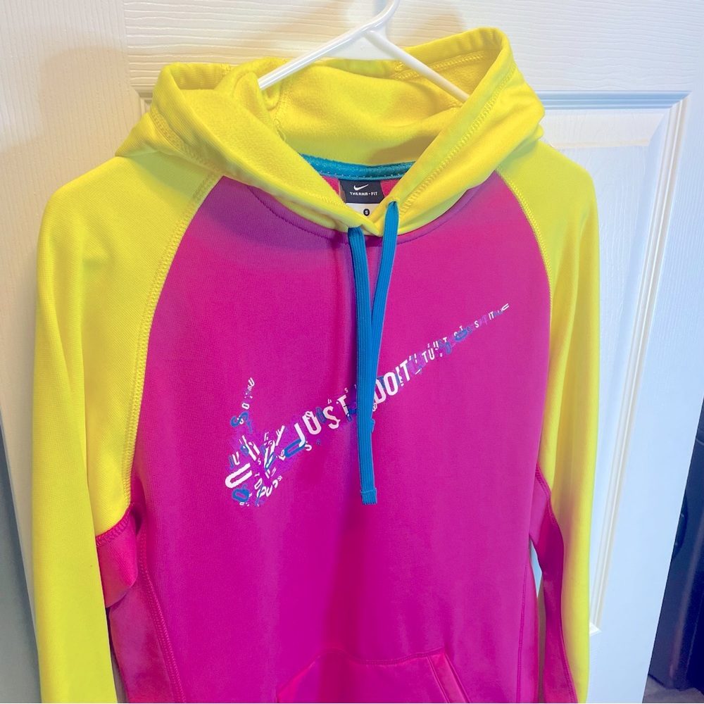 NIKE THERMA-FIT SWEATER WOMEN’S SMALL